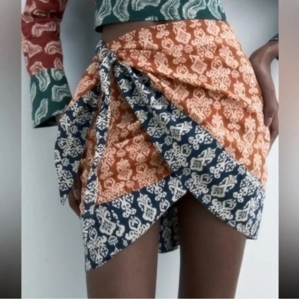Zara Multicolor Patterned Wrap Skirt Medium